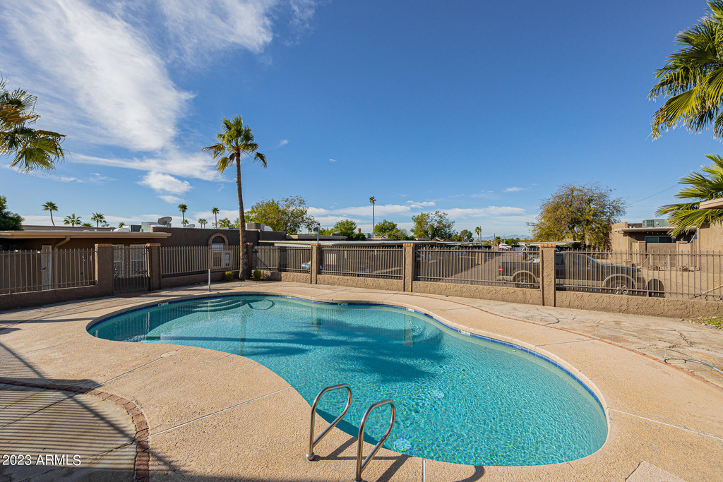 925 W Peoria Avenue - Photo 18