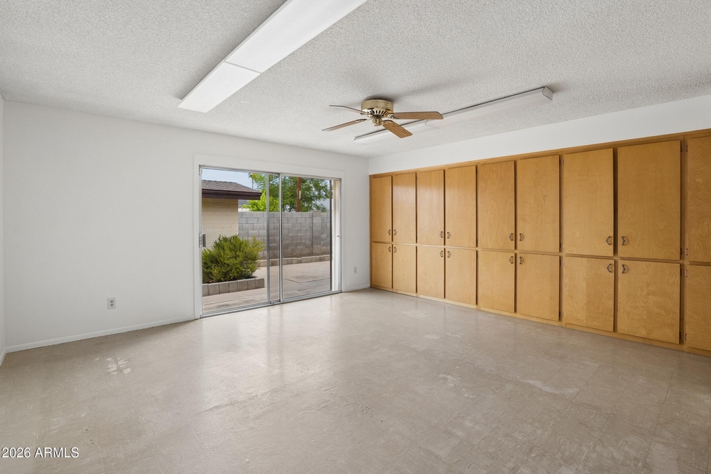 1014 E Balboa Circle - Photo 15