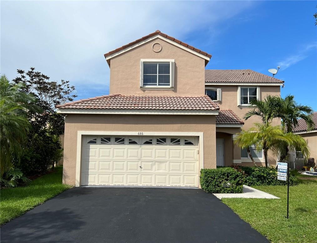 686 Lone Pine Lane - Photo 0