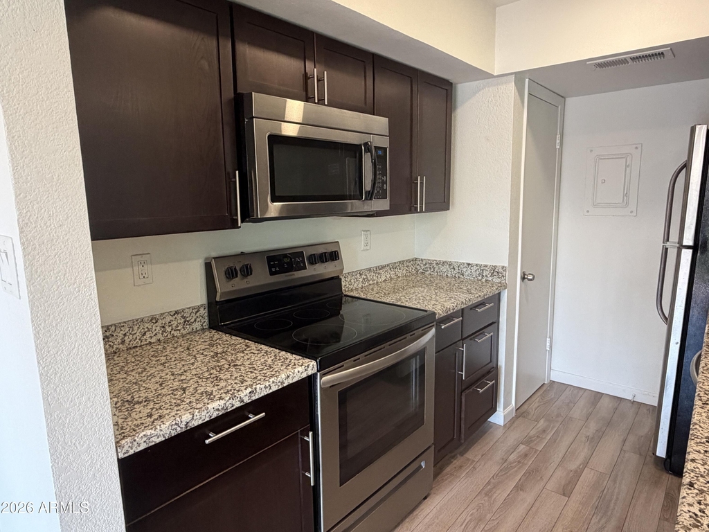 730 E Eugie Avenue - Photo 3