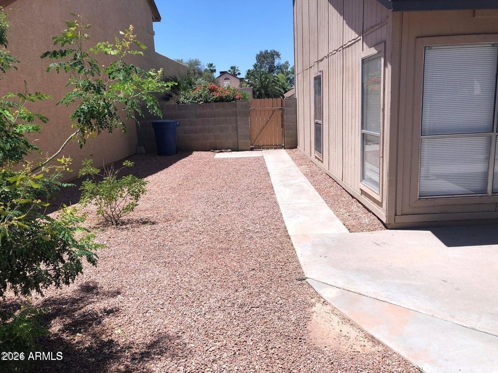 711 N Country Club Way - Photo 3