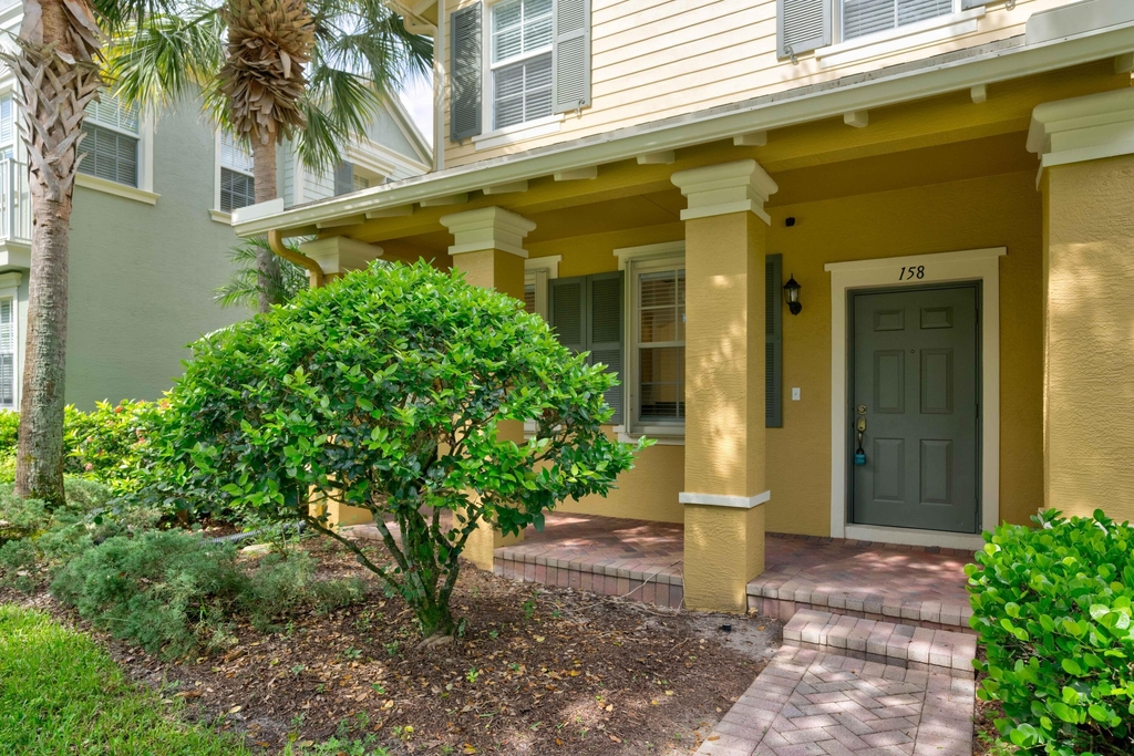 158 W Thatch Palm Circle - Photo 5