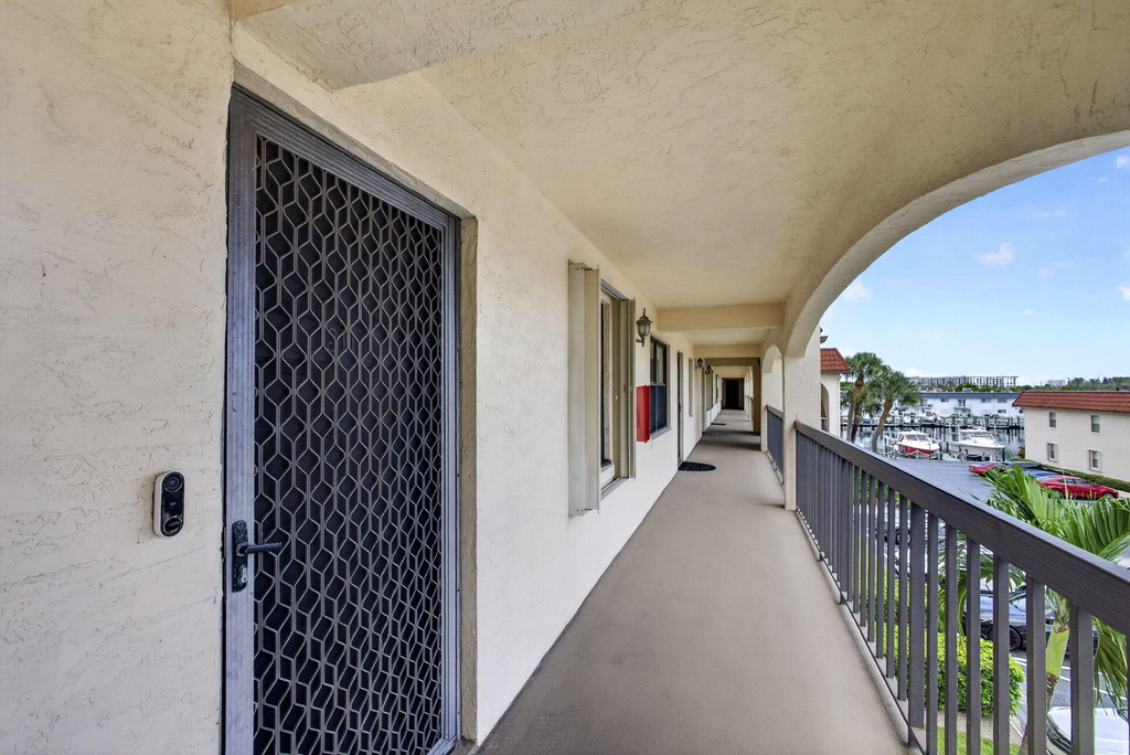 313 Lake Circle - Photo 34