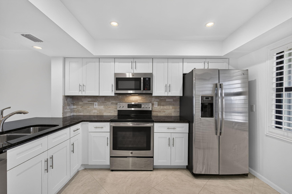 313 Lake Circle - Photo 7
