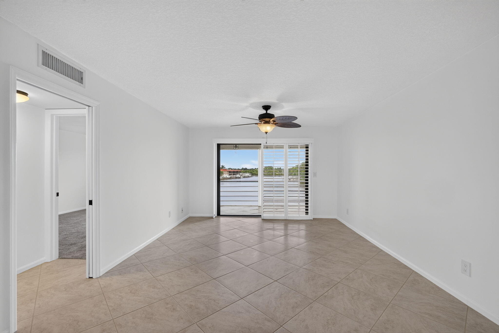 313 Lake Circle - Photo 17