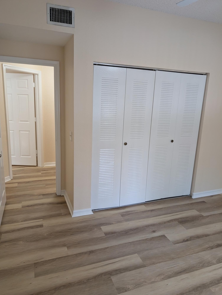 350 Crestwood Circle - Photo 18