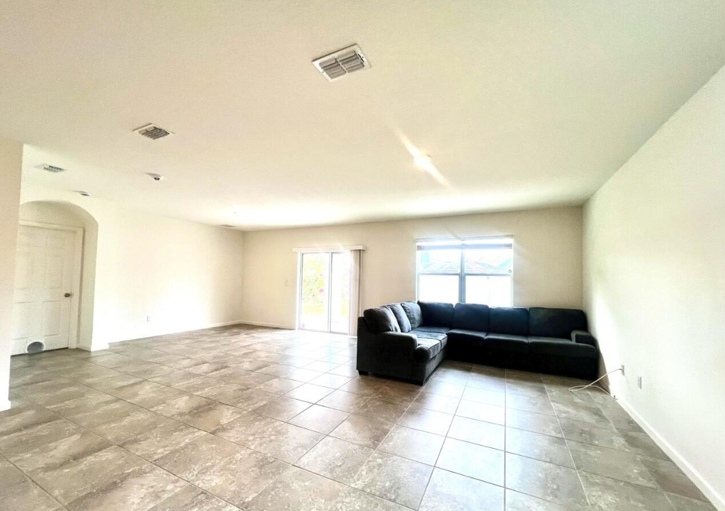 341 Sw Ridgecrest Drive - Photo 2
