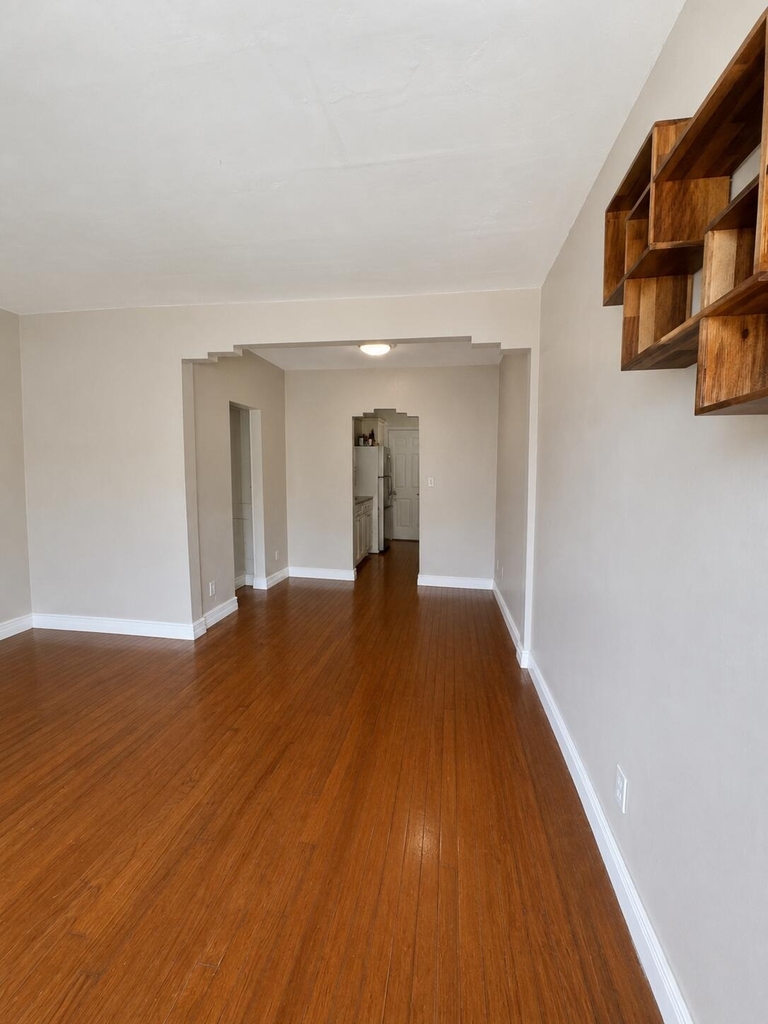 317 Ne 13th Avenue - Photo 2