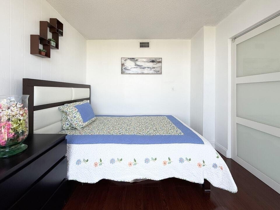 800 Parkview Drive - Photo 18