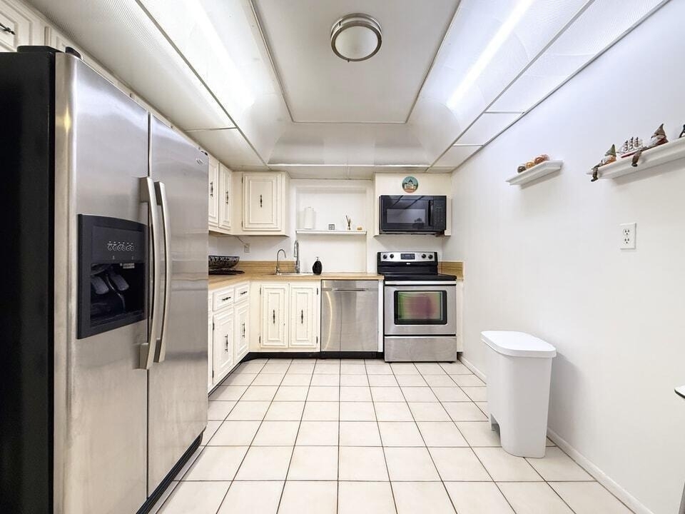 800 Parkview Drive - Photo 9