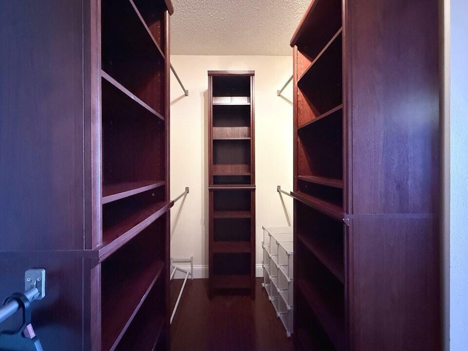 800 Parkview Drive - Photo 15