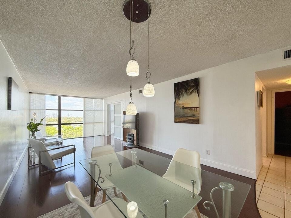 800 Parkview Drive - Photo 4