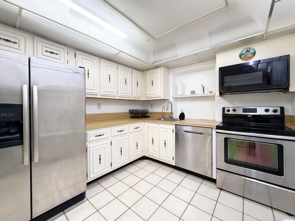 800 Parkview Drive - Photo 10