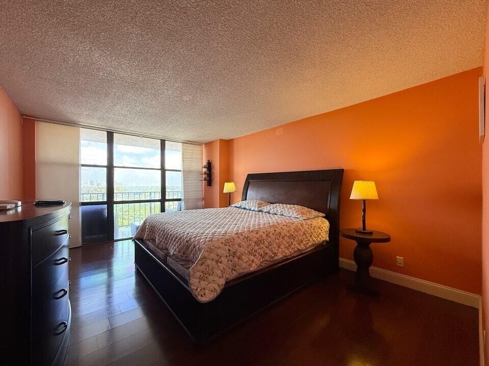 800 Parkview Drive - Photo 11