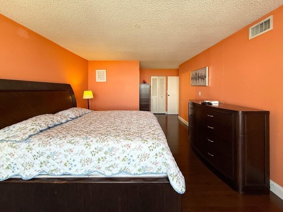 800 Parkview Drive - Photo 13