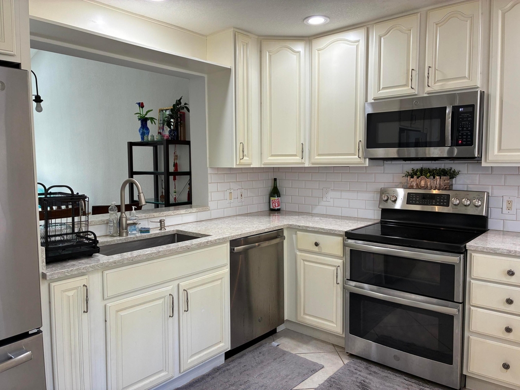 7895 La Mirada Drive - Photo 14