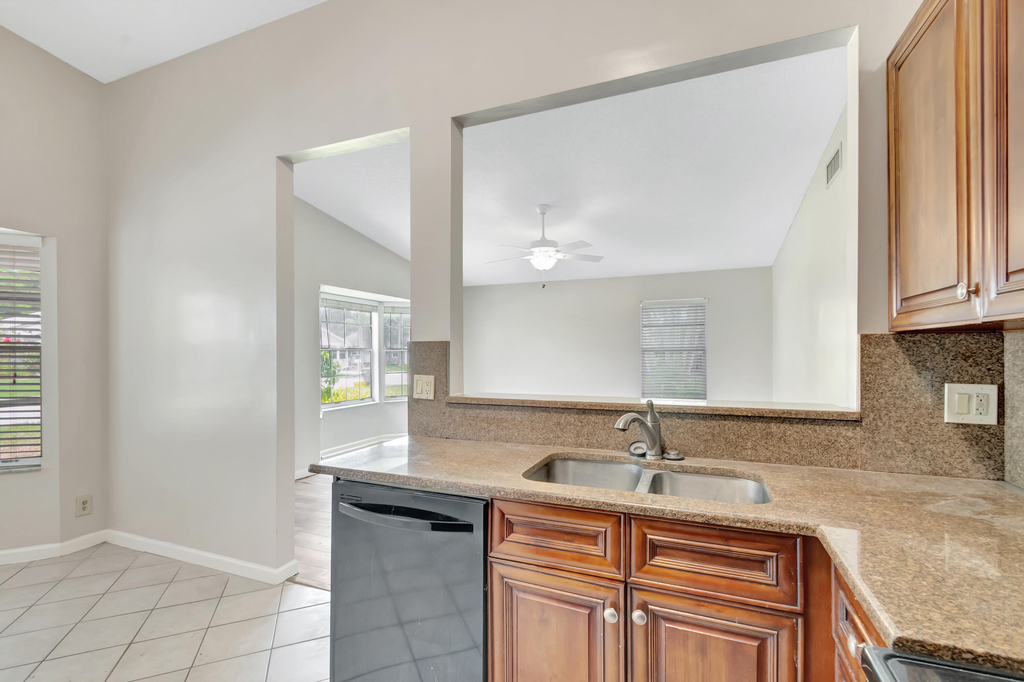 5048 Brian Boulevard - Photo 8