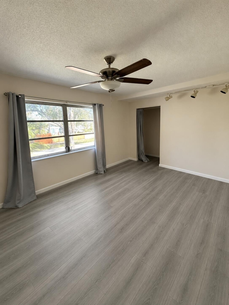 3007 Nw 68th Street - Photo 14