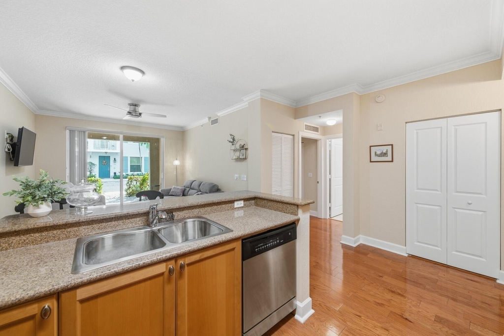 4 Renaissance Way - Photo 10