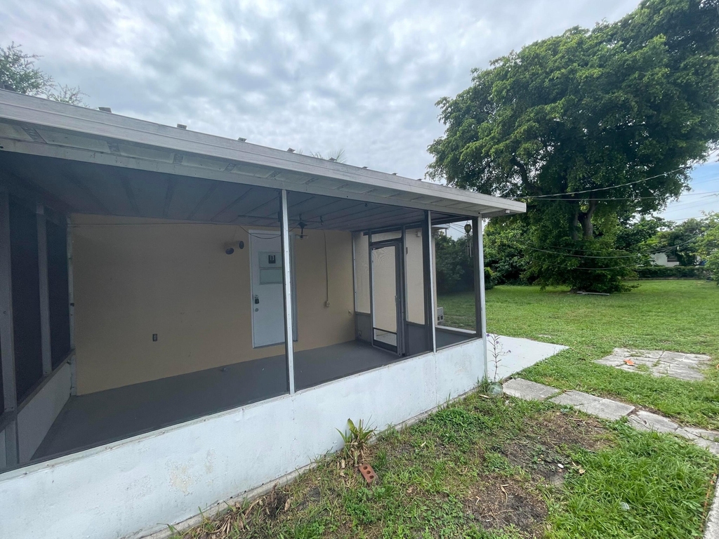 2819 Polk Street - Photo 7