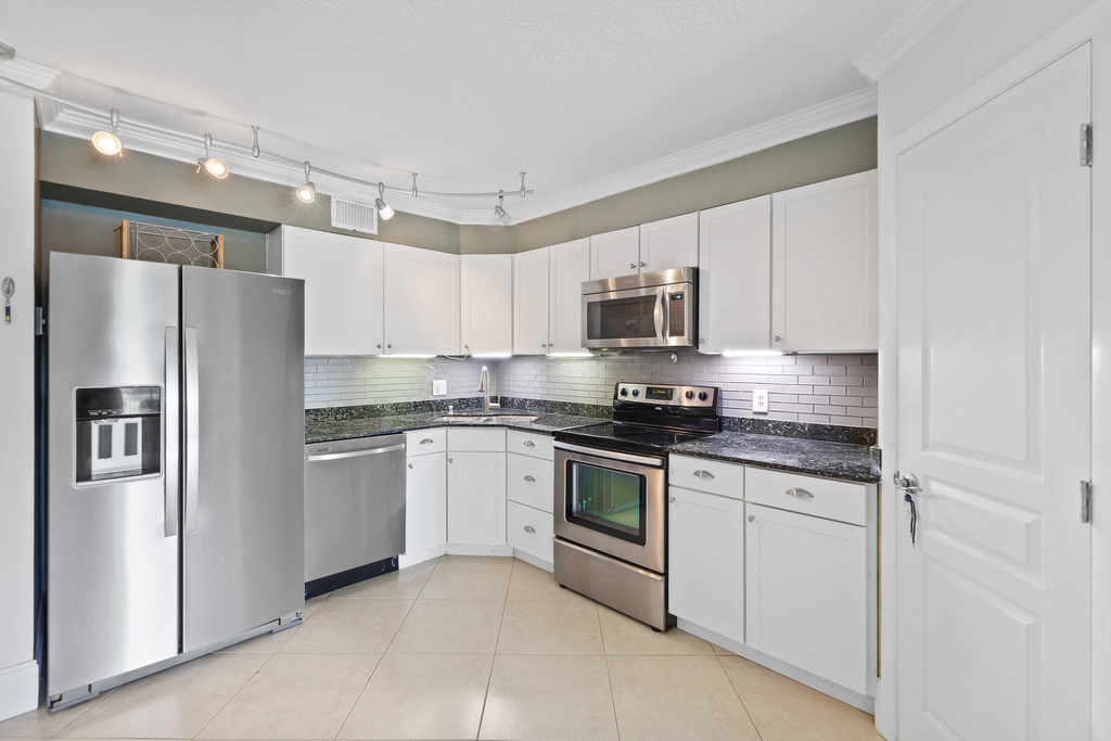 3020 Florida Boulevard - Photo 4