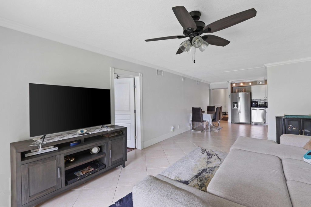 3020 Florida Boulevard - Photo 3