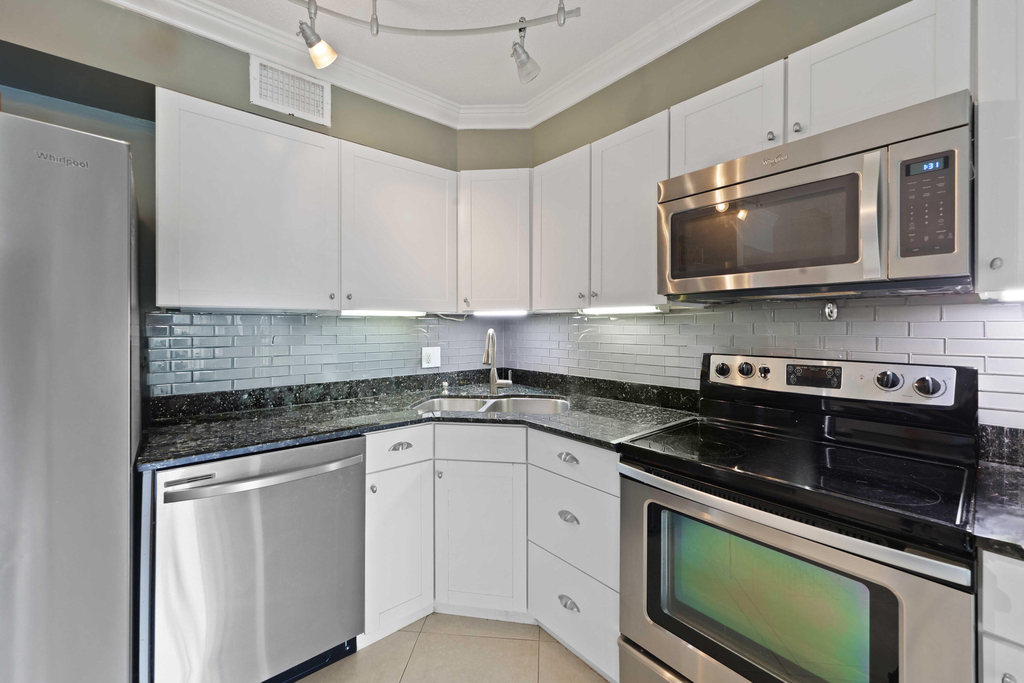 3020 Florida Boulevard - Photo 6