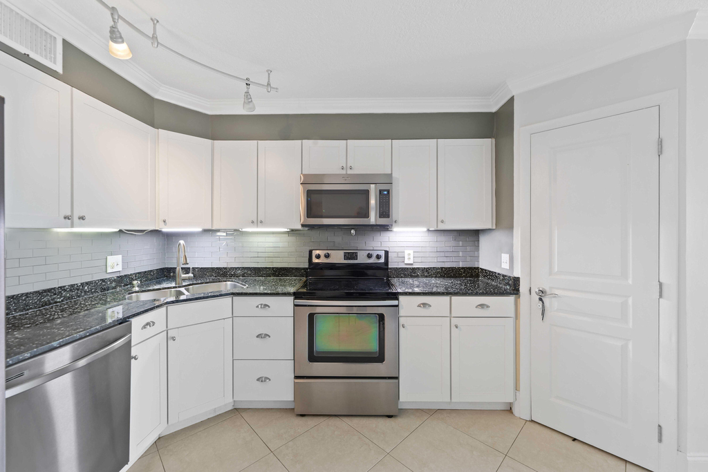 3020 Florida Boulevard - Photo 5