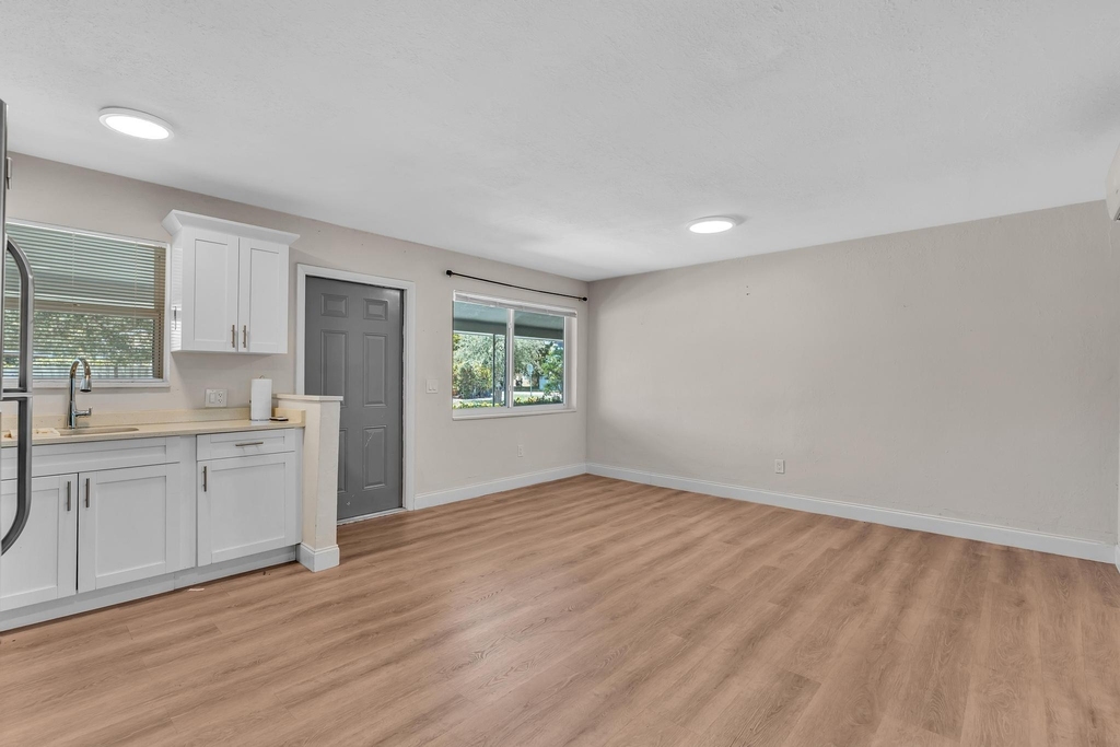 800 Moffett Street - Photo 12
