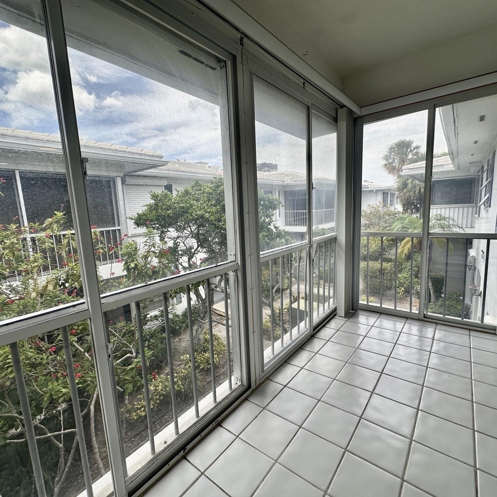 2171 Ne 66th Street - Photo 13