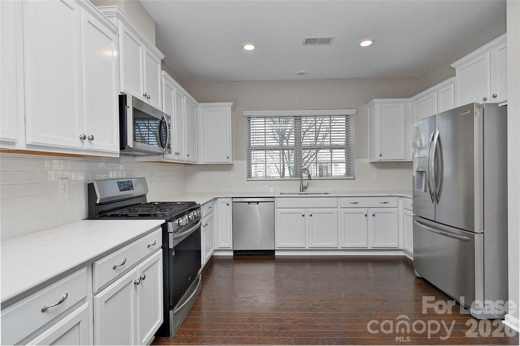 1036 Easley Street - Photo 7