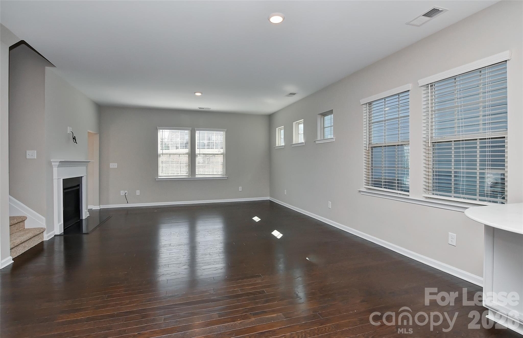 1036 Easley Street - Photo 2