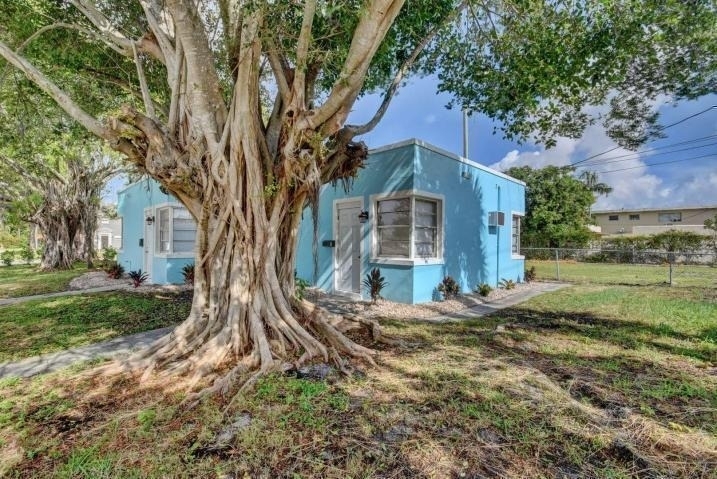 3000 Broadway - Photo 1