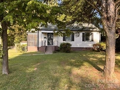 1513 Noel Place - Photo 0