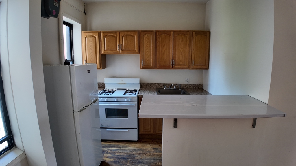 East 14th Street - Photo 2