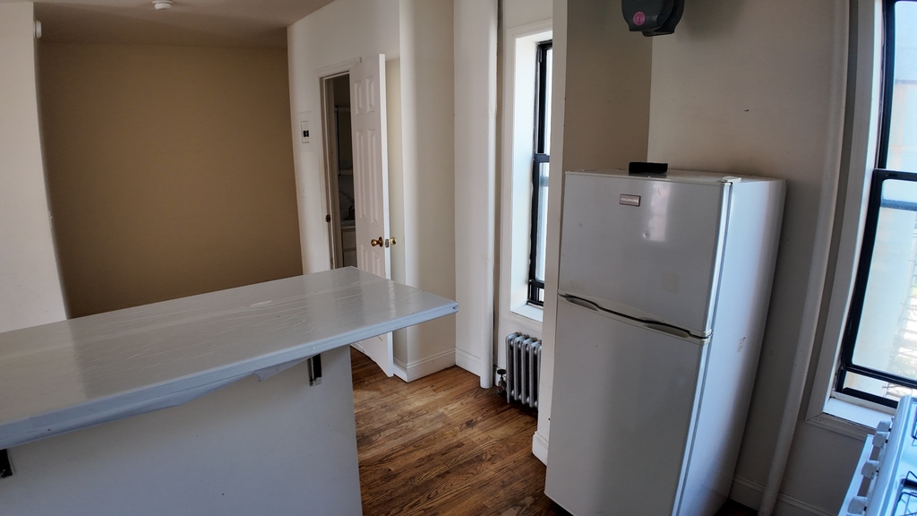 East 14th Street - Photo 1