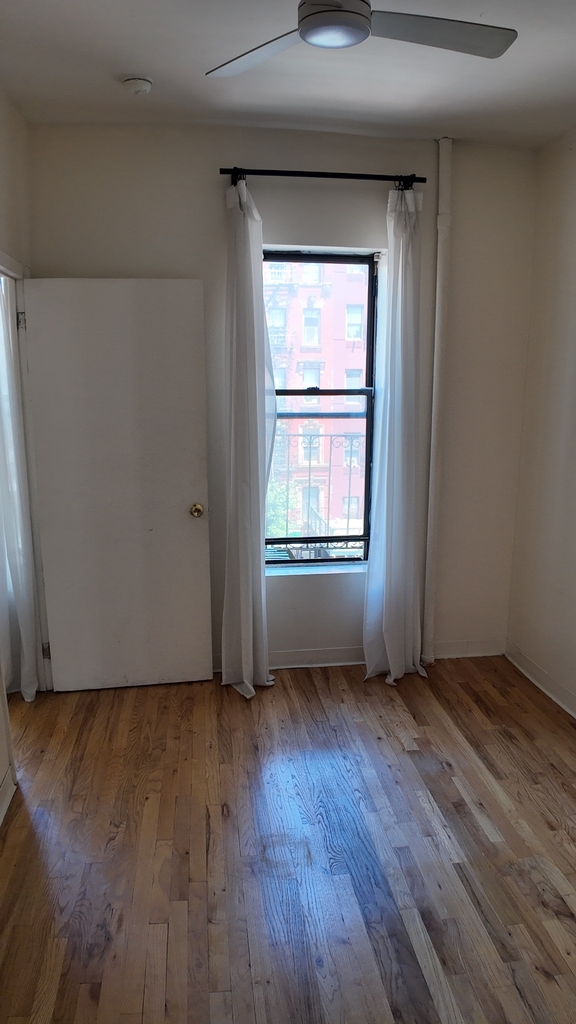 East 14th Street - Photo 5