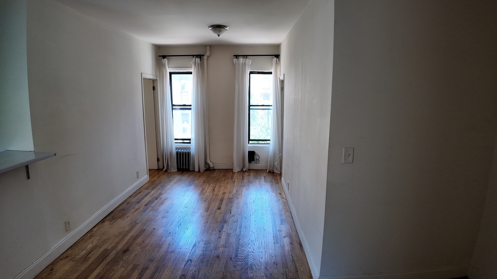 East 14th Street - Photo 4
