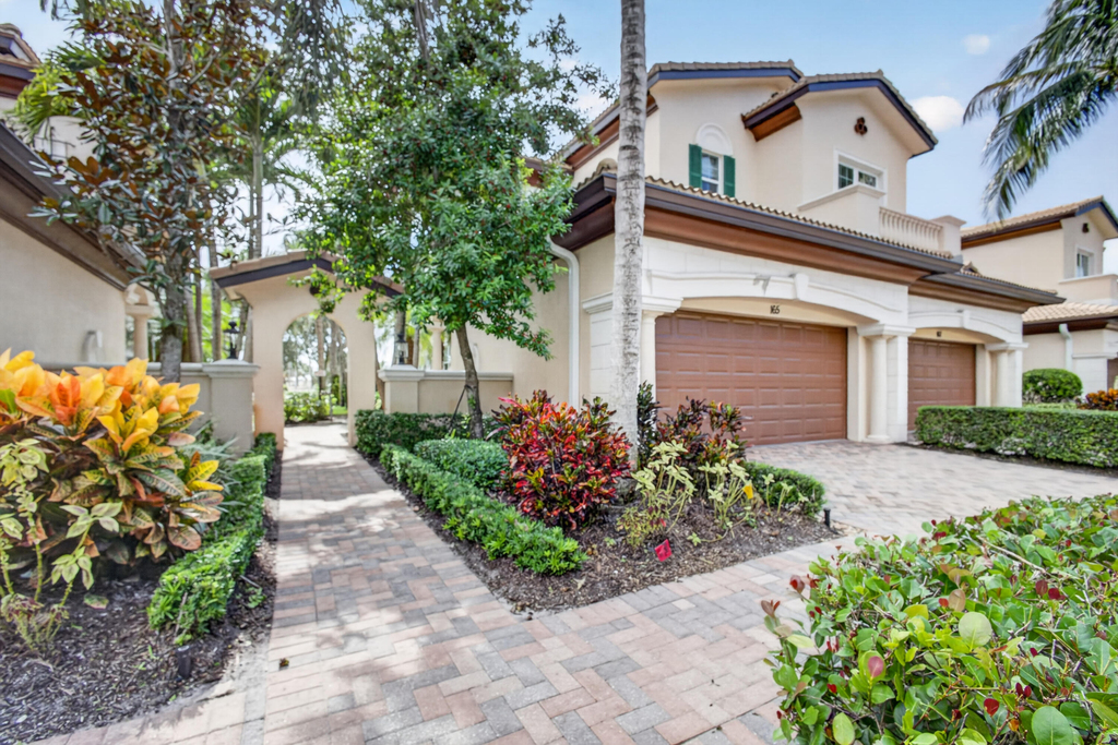 195 Tresana Boulevard - Photo 3
