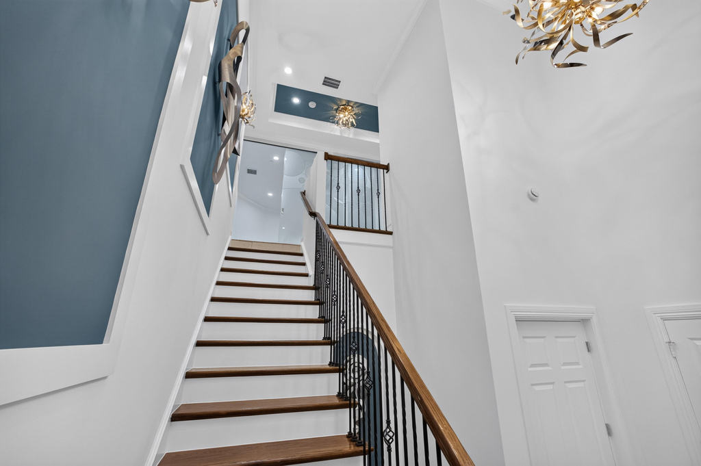 195 Tresana Boulevard - Photo 9