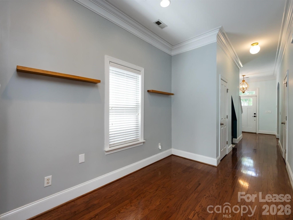 1937 Lela Avenue - Photo 9