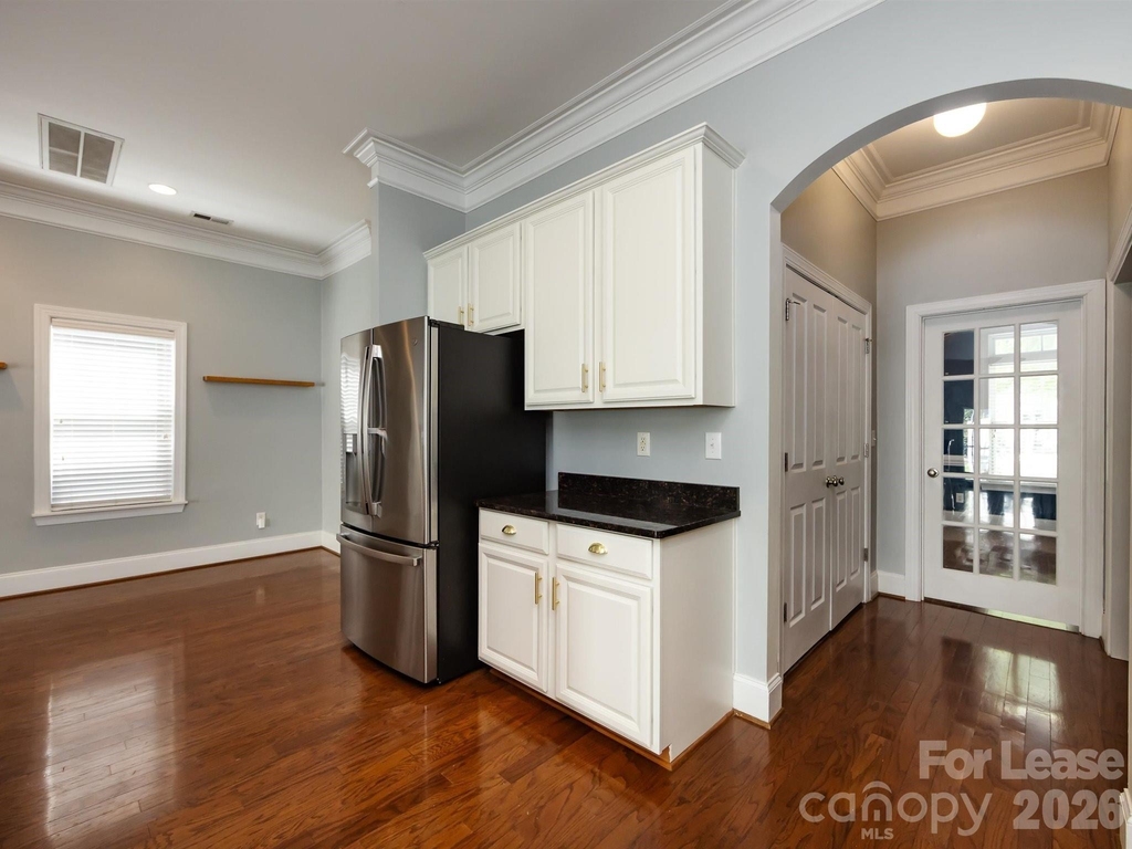 1937 Lela Avenue - Photo 16