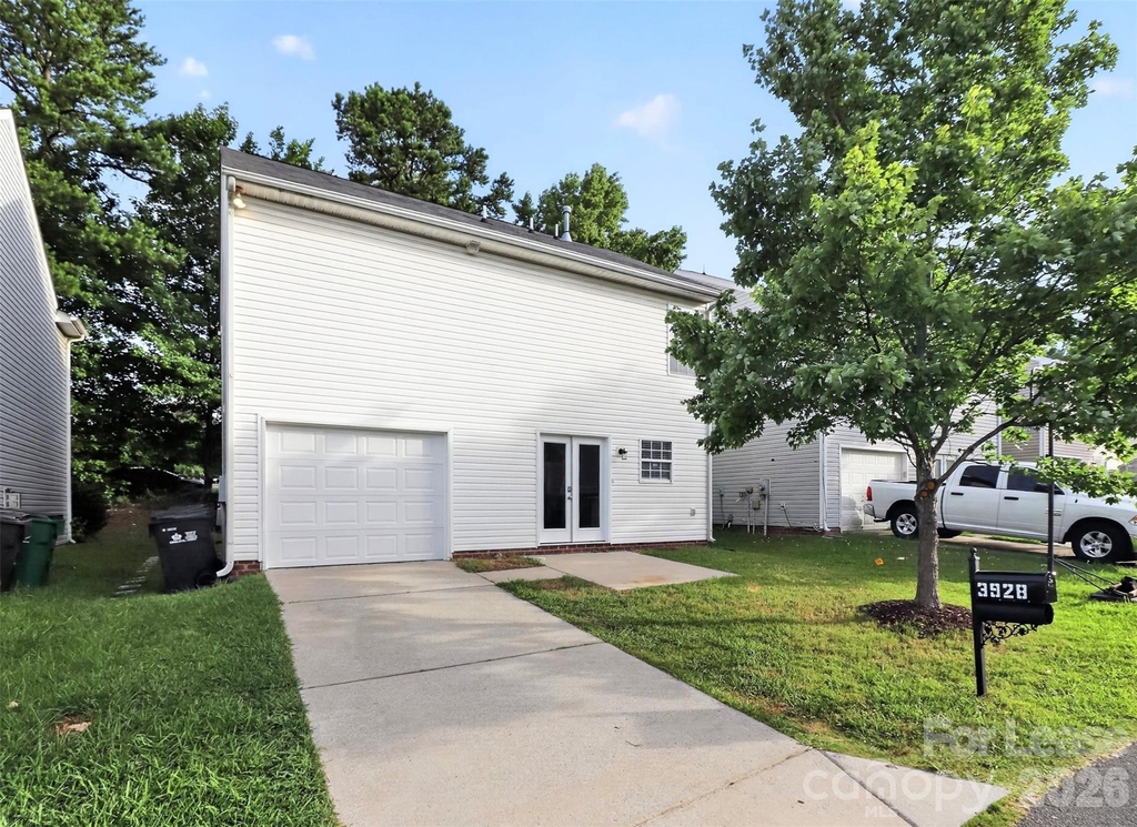 3928 Glory Street - Photo 15