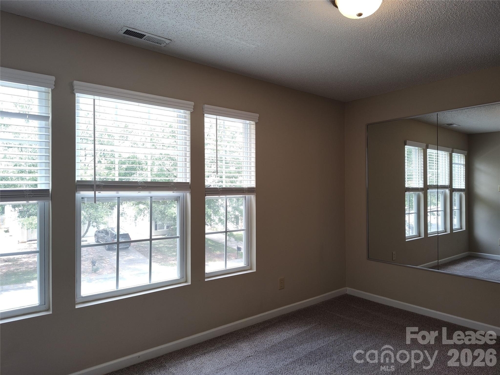2038 Dunsmore Lane - Photo 20