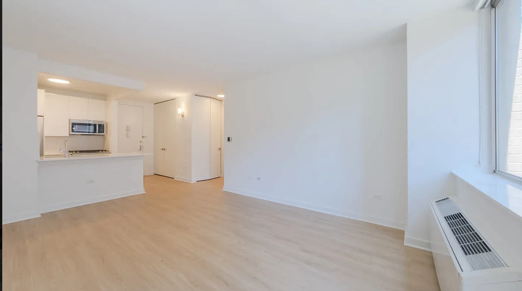  East 6th Street - Photo 10