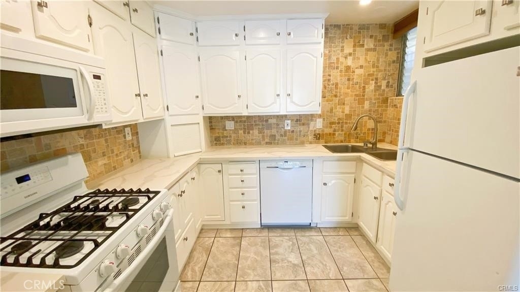 5901 Canterbury Drive - Photo 1