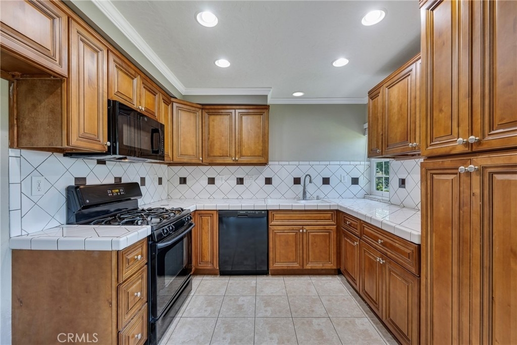 343 E Chapman Avenue - Photo 3