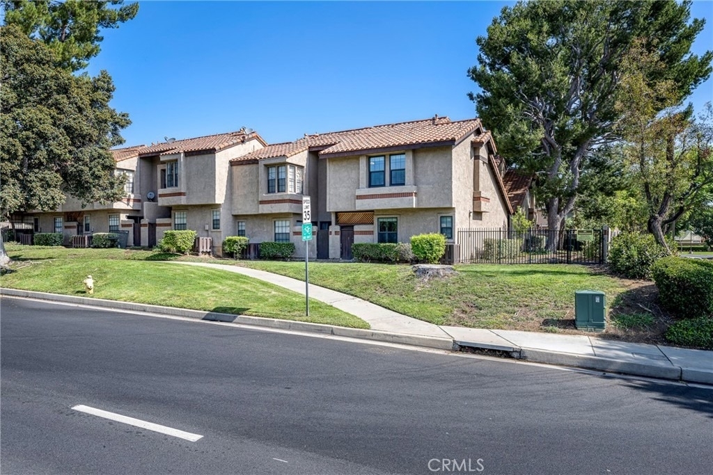 343 E Chapman Avenue - Photo 30