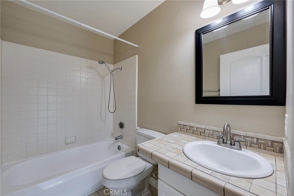 343 E Chapman Avenue - Photo 17