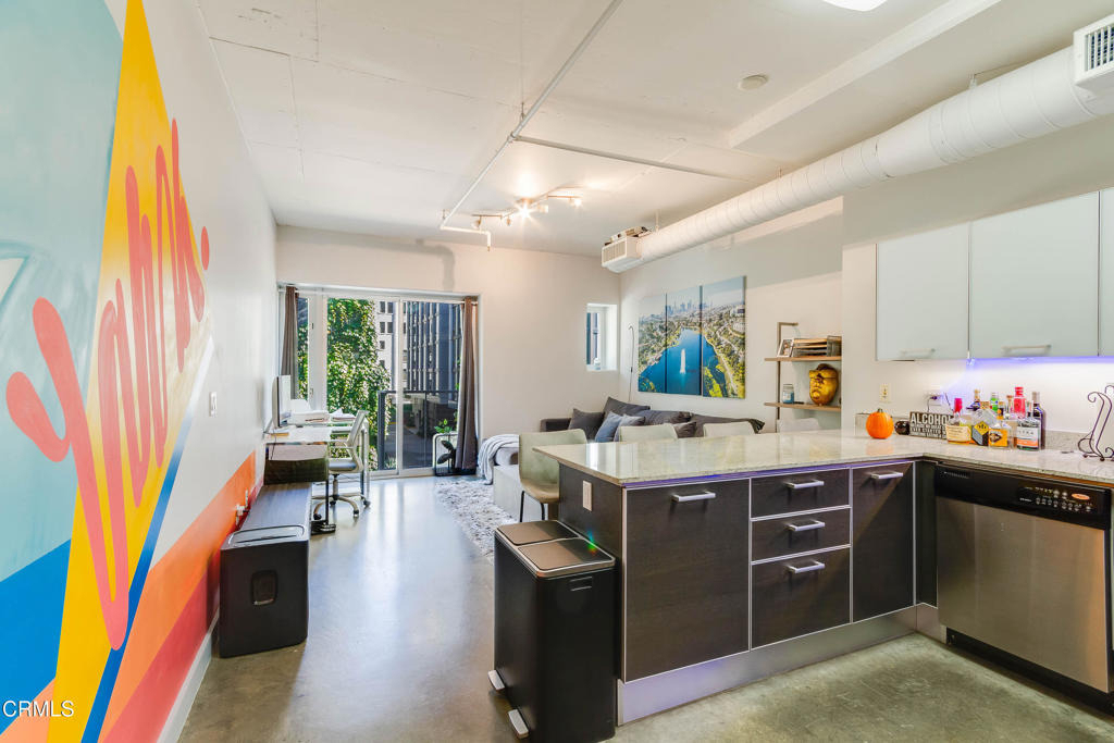 645 W 9th Street - Photo 0